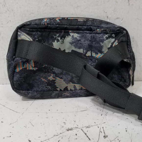 Lululemon Clean lines belt sling bag and mini psychedelic belt bag Black  Travel - Picture 6 of 16